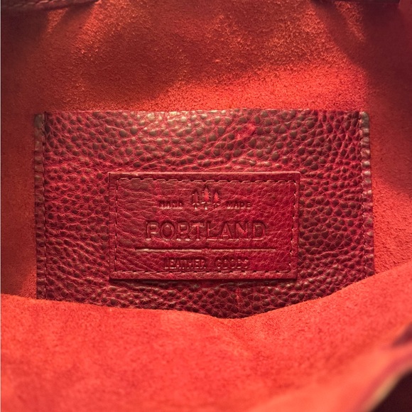 PENDLETON LEATHER GOODS ** Deep Red** Leather Crossbody Bucket Purse - Picture 2 of 9